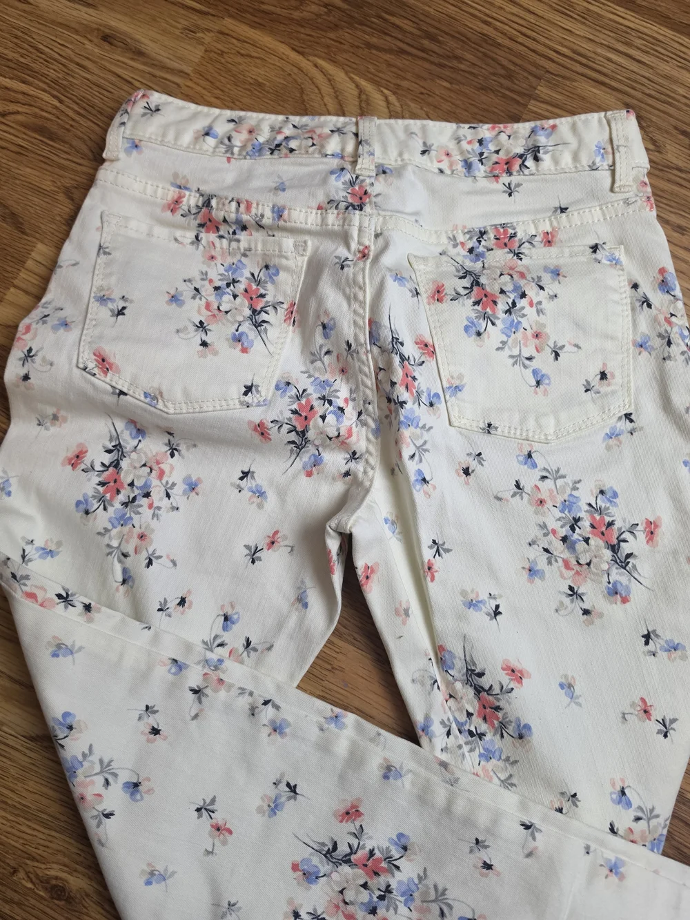 GAP Cream Floral Skinny Jeans
